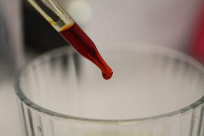 Лекарство в пипетке